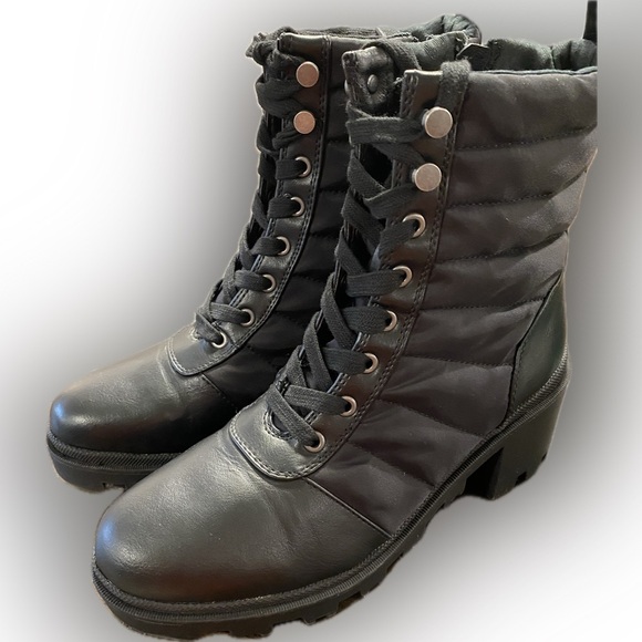 DV DOLCE VITA
Nilda Trapunto Lace-Up Lugsole Booties - Picture 4 of 5